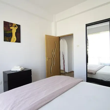 Square - View Of Appartement Boekarest